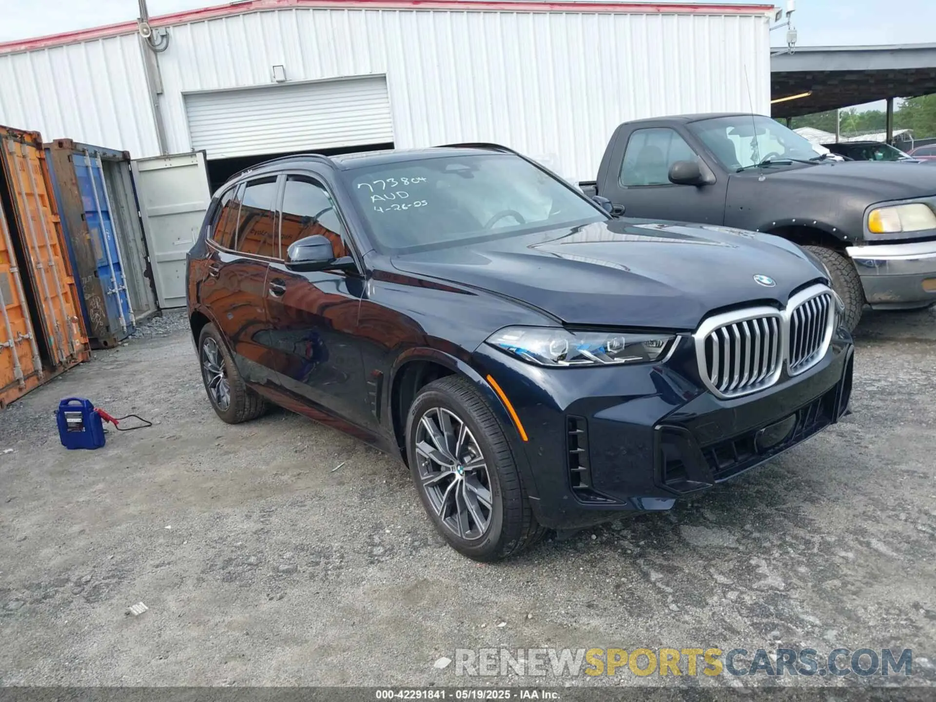 1 Photograph of a damaged car 5UX13EU06S9Y93937 BMW X5 2025