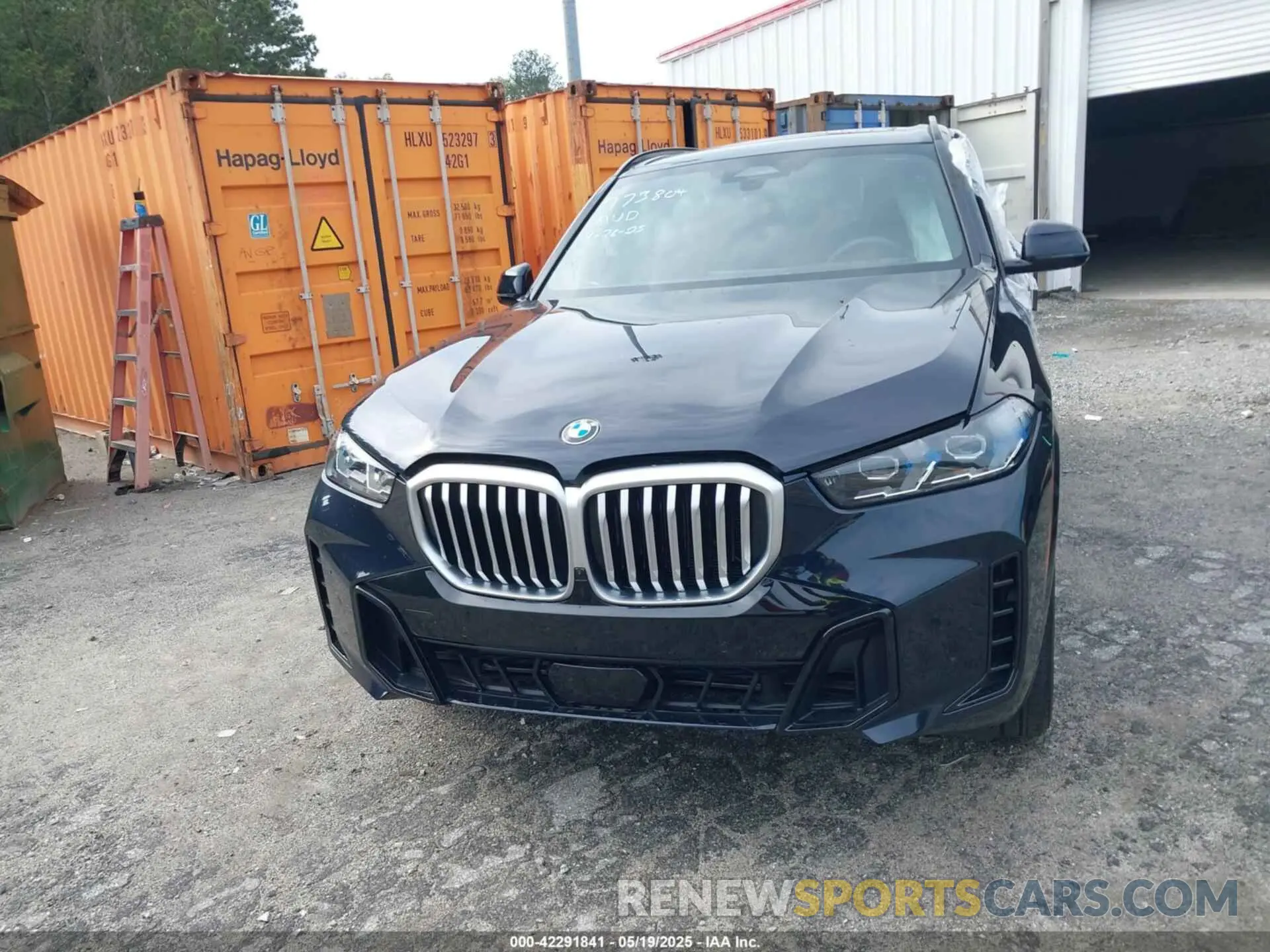 12 Photograph of a damaged car 5UX13EU06S9Y93937 BMW X5 2025