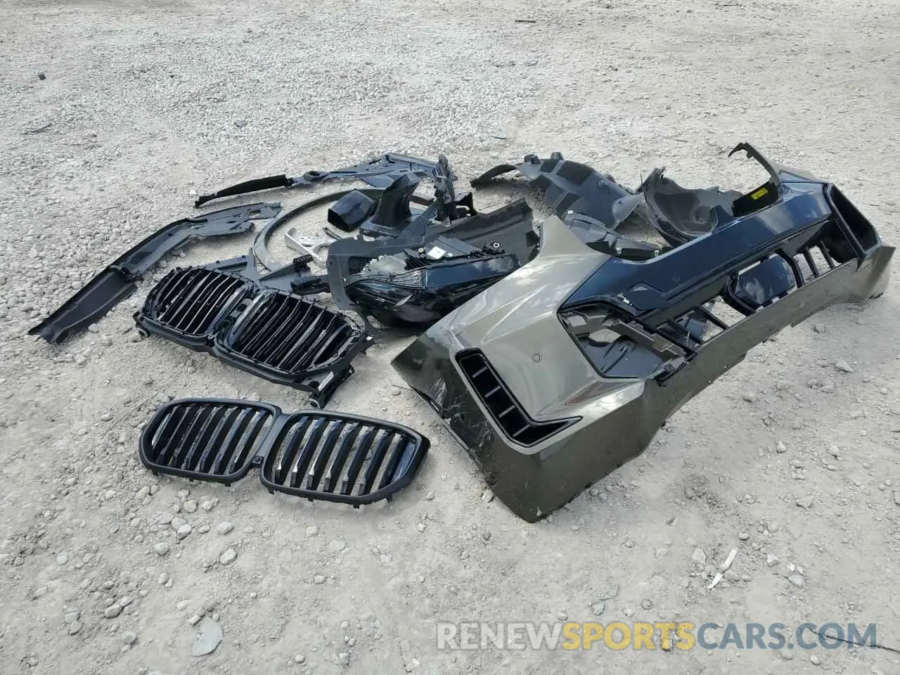 13 Photograph of a damaged car 5UX13EU07S9X93779 BMW X5 2025