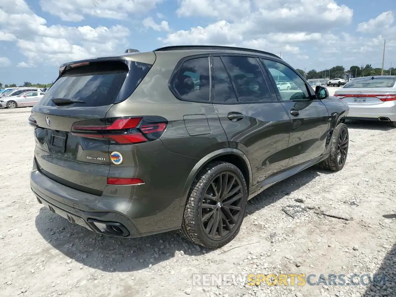 3 Photograph of a damaged car 5UX13EU07S9X93779 BMW X5 2025