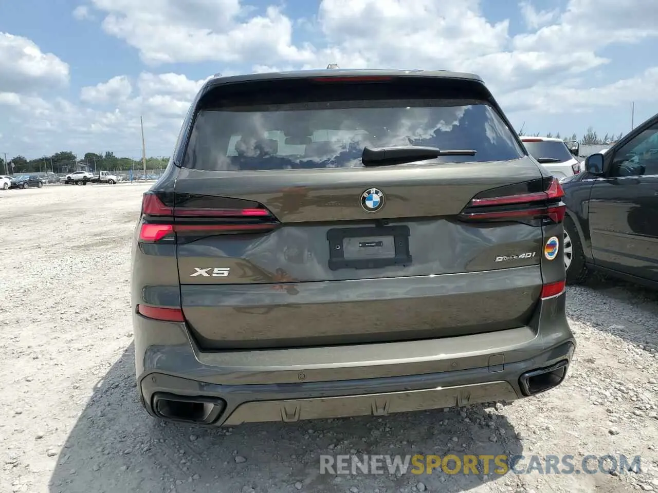 6 Photograph of a damaged car 5UX13EU07S9X93779 BMW X5 2025