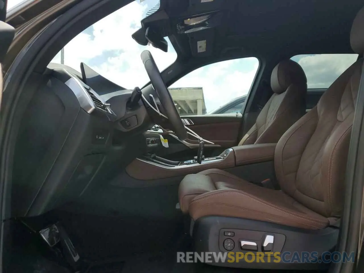 7 Photograph of a damaged car 5UX13EU07S9X93779 BMW X5 2025