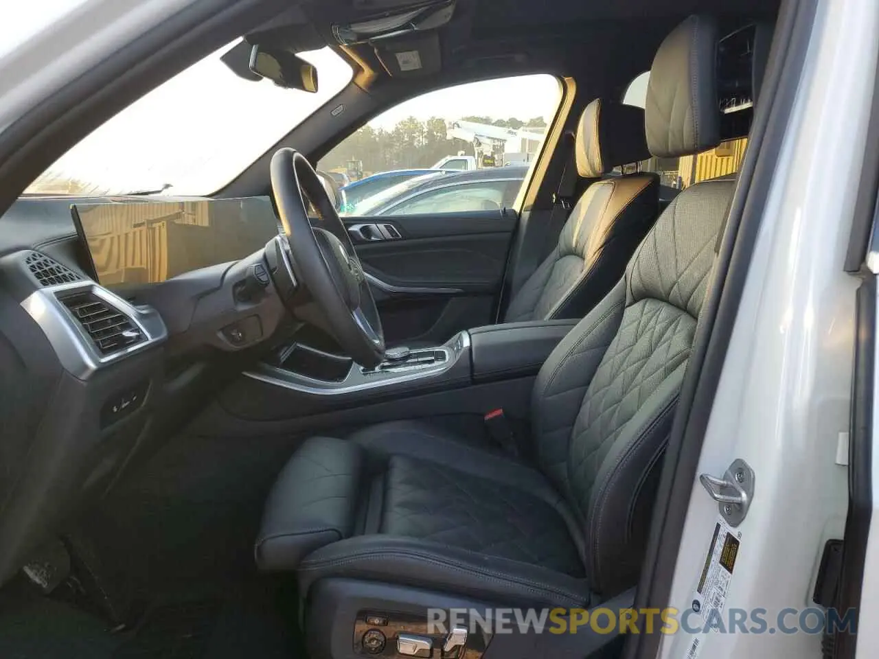 7 Photograph of a damaged car 5UX13EU08S9W29831 BMW X5 2025