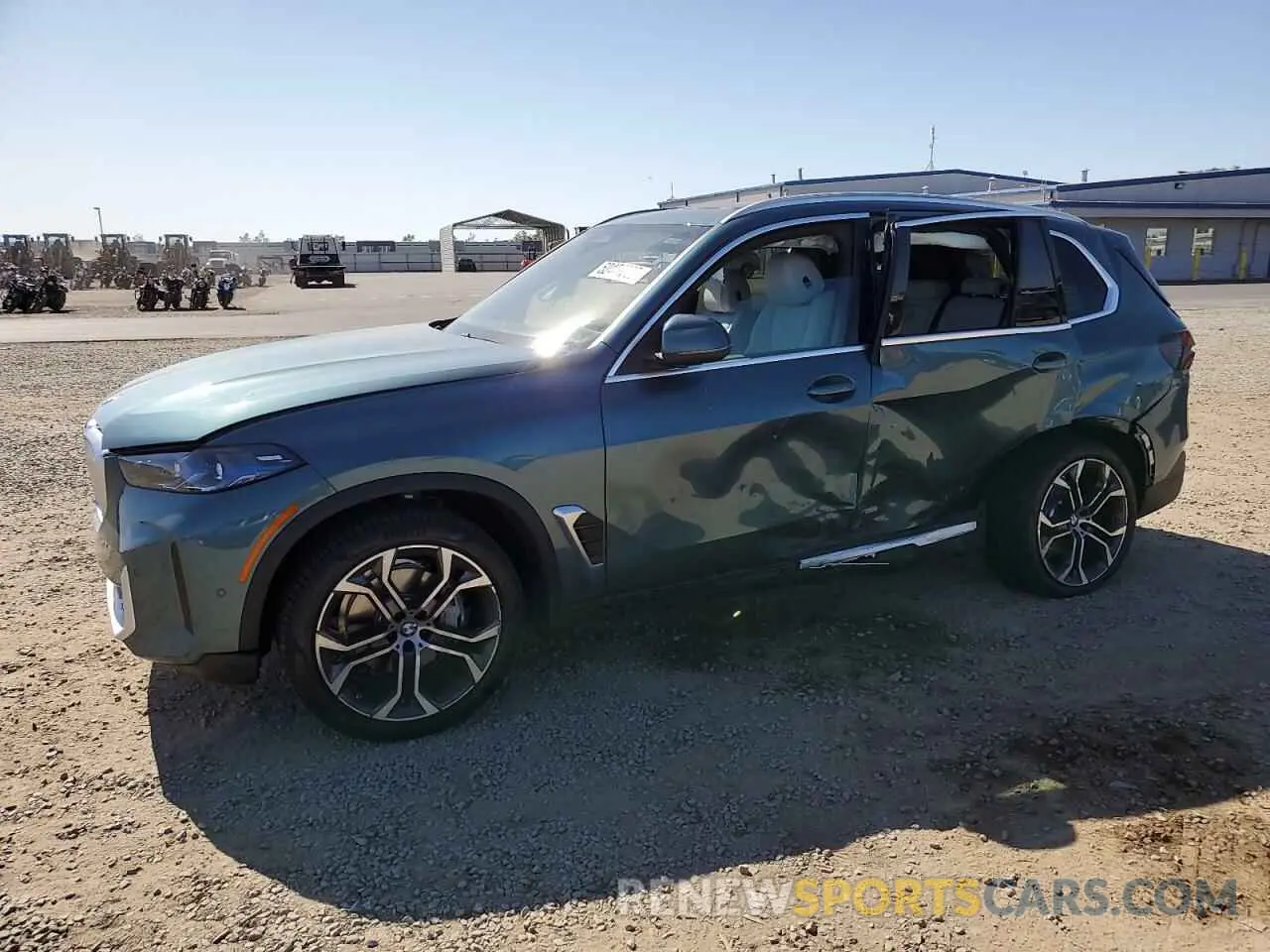 1 Photograph of a damaged car 5UX13EU08S9Z03786 BMW X5 2025