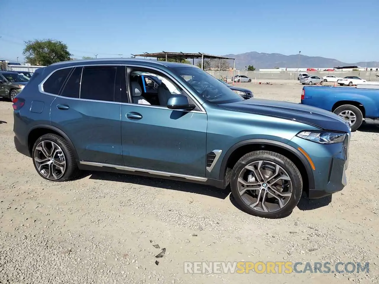 4 Photograph of a damaged car 5UX13EU08S9Z03786 BMW X5 2025