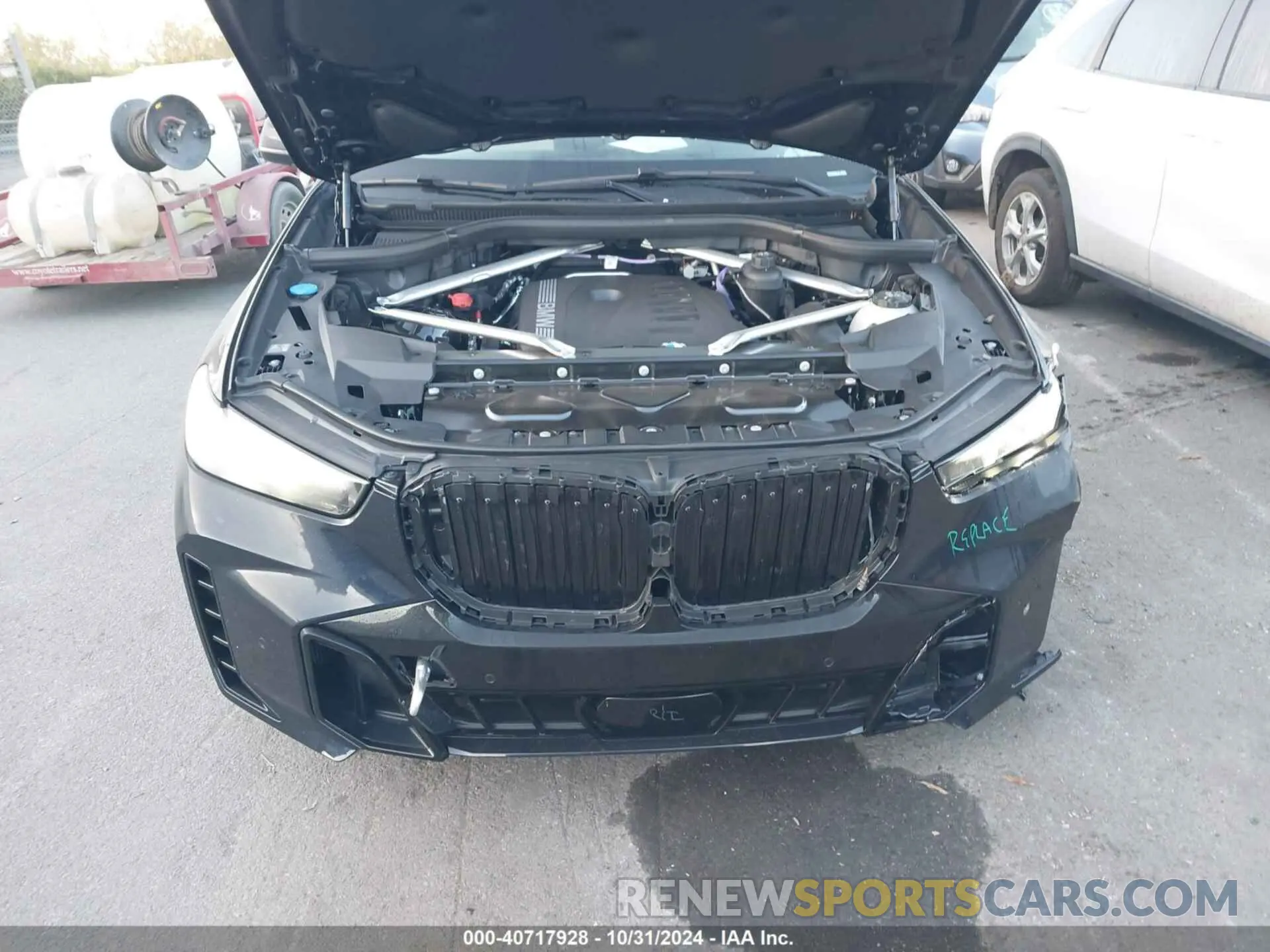 10 Photograph of a damaged car 5UX23EU00S9W85654 BMW X5 2025