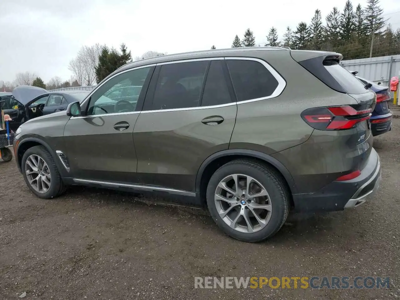 2 Photograph of a damaged car 5UX23EU00S9X76732 BMW X5 2025