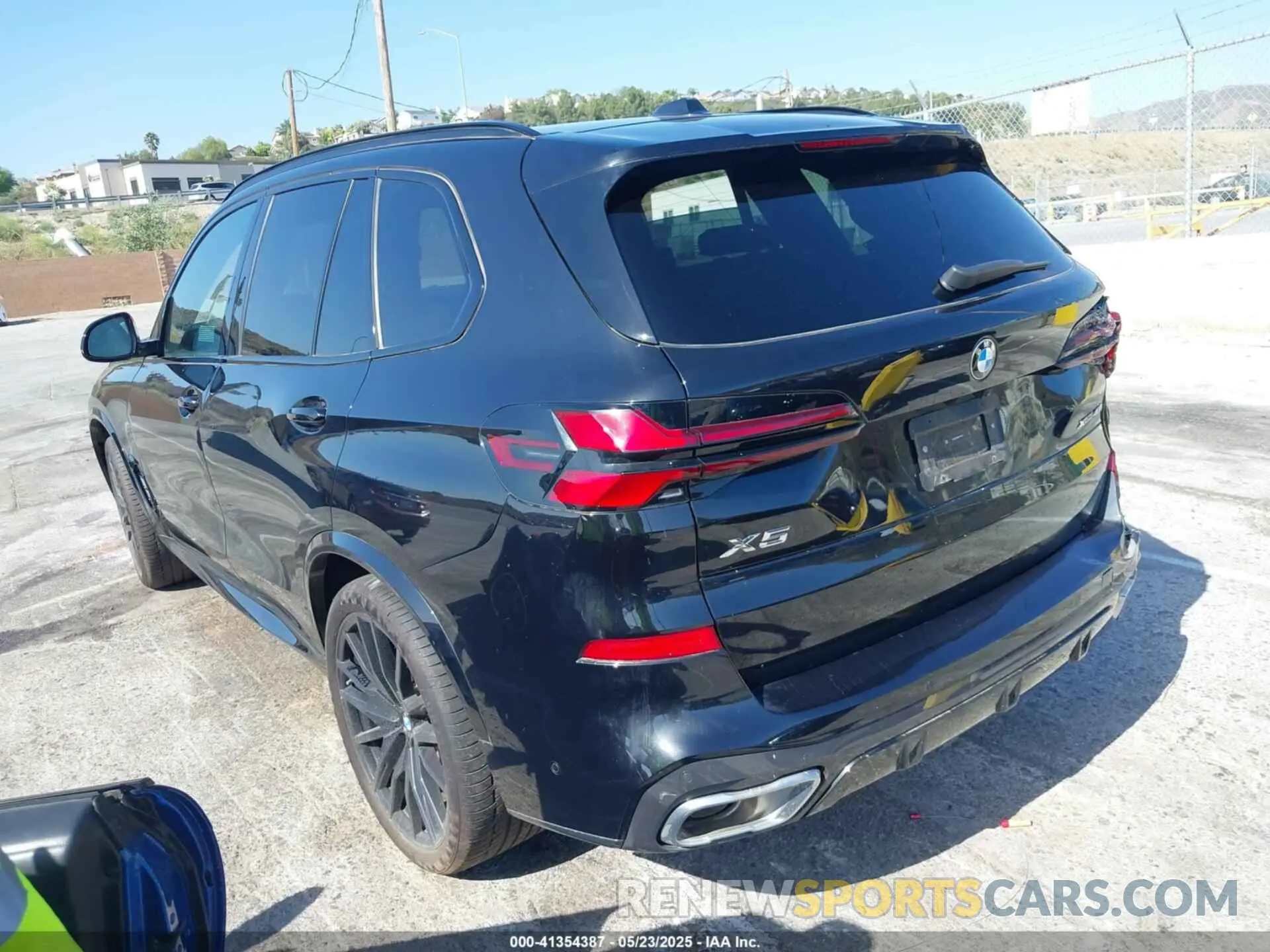 3 Photograph of a damaged car 5UX23EU00S9Y71257 BMW X5 2025