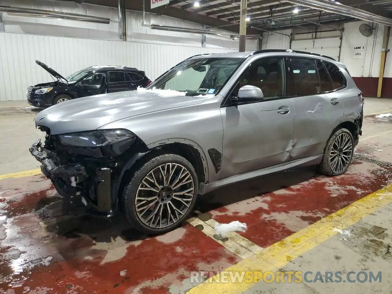 1 Photograph of a damaged car 5UX23EU00S9Y74921 BMW X5 2025