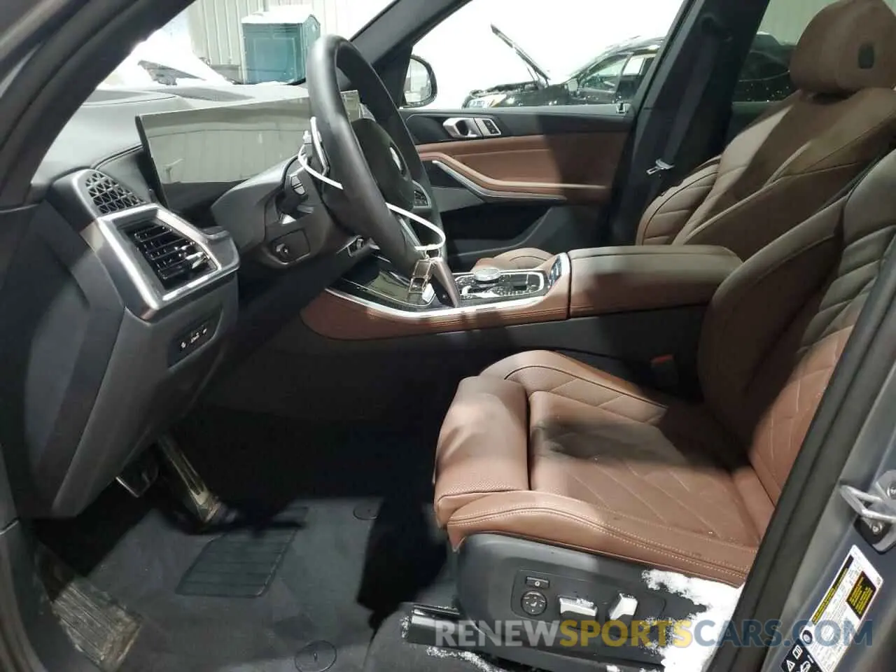 7 Photograph of a damaged car 5UX23EU00S9Y74921 BMW X5 2025