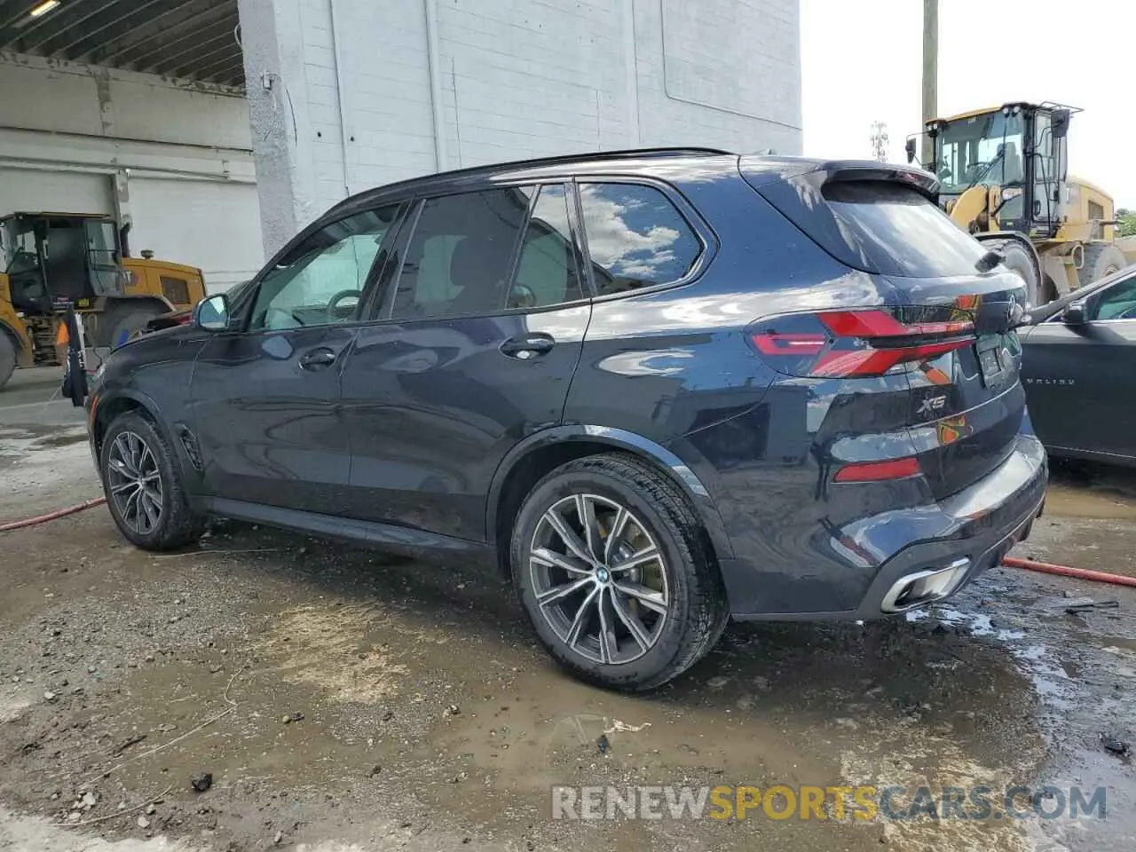 2 Photograph of a damaged car 5UX23EU00S9Z40030 BMW X5 2025