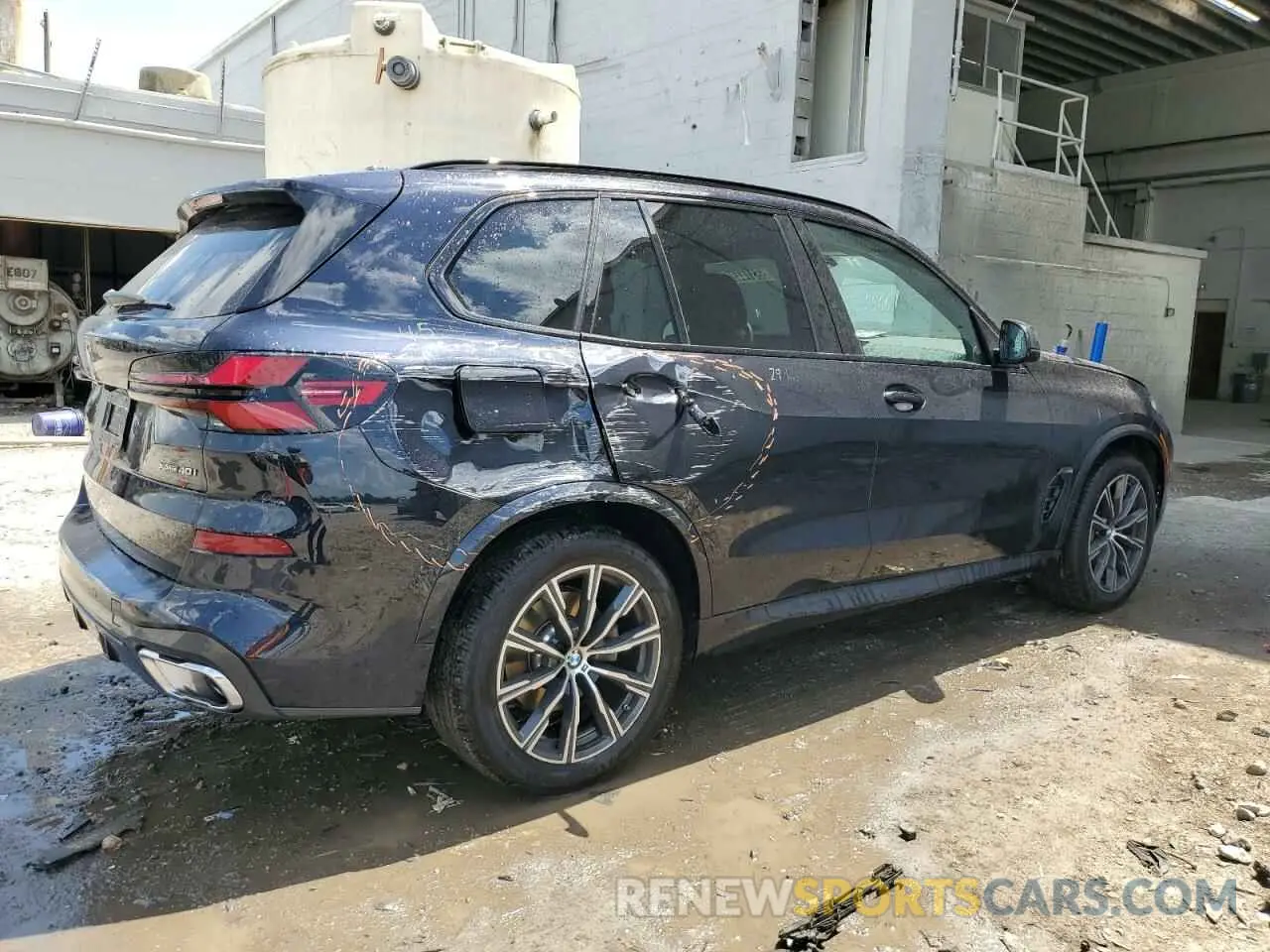 3 Photograph of a damaged car 5UX23EU00S9Z40030 BMW X5 2025