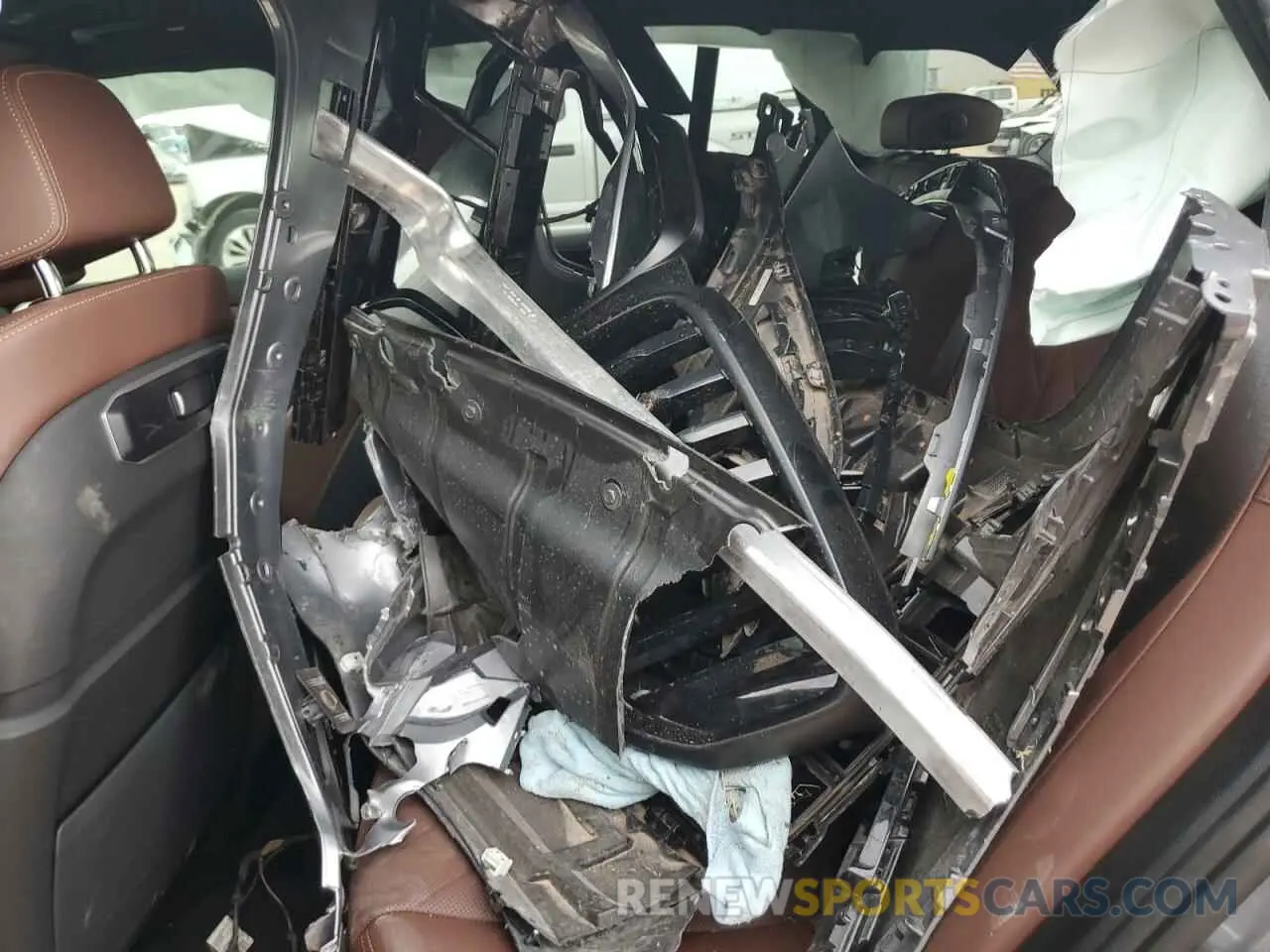 13 Photograph of a damaged car 5UX23EU01S9W51240 BMW X5 2025