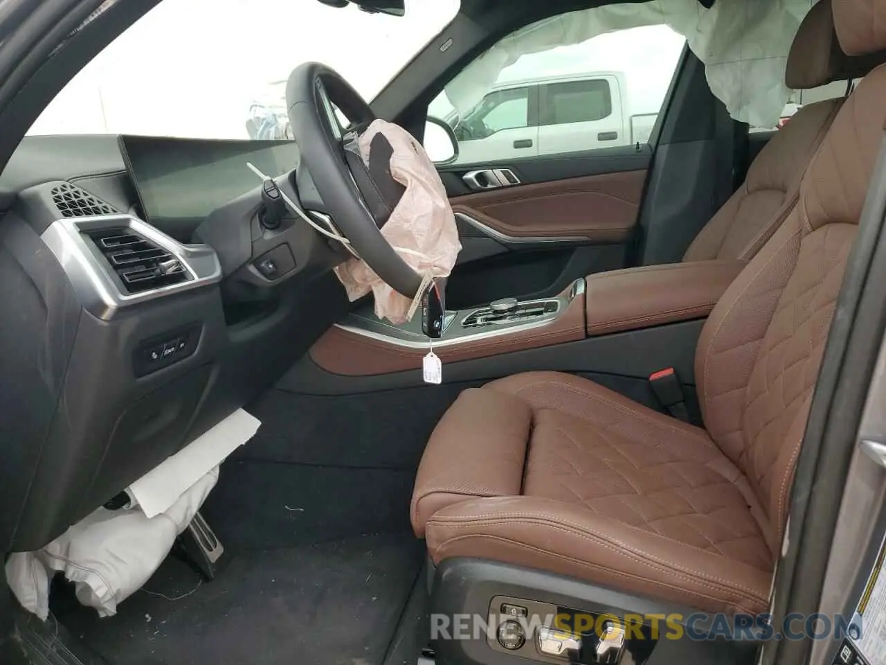 7 Photograph of a damaged car 5UX23EU01S9W51240 BMW X5 2025