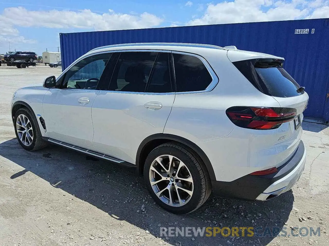 2 Photograph of a damaged car 5UX23EU02S9W33216 BMW X5 2025