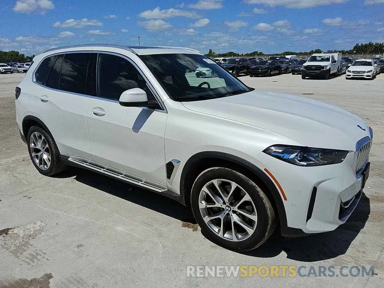 4 Photograph of a damaged car 5UX23EU02S9W33216 BMW X5 2025