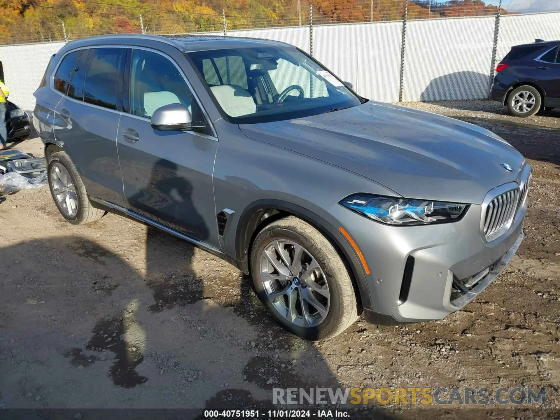 1 Photograph of a damaged car 5UX23EU02S9X13437 BMW X5 2025