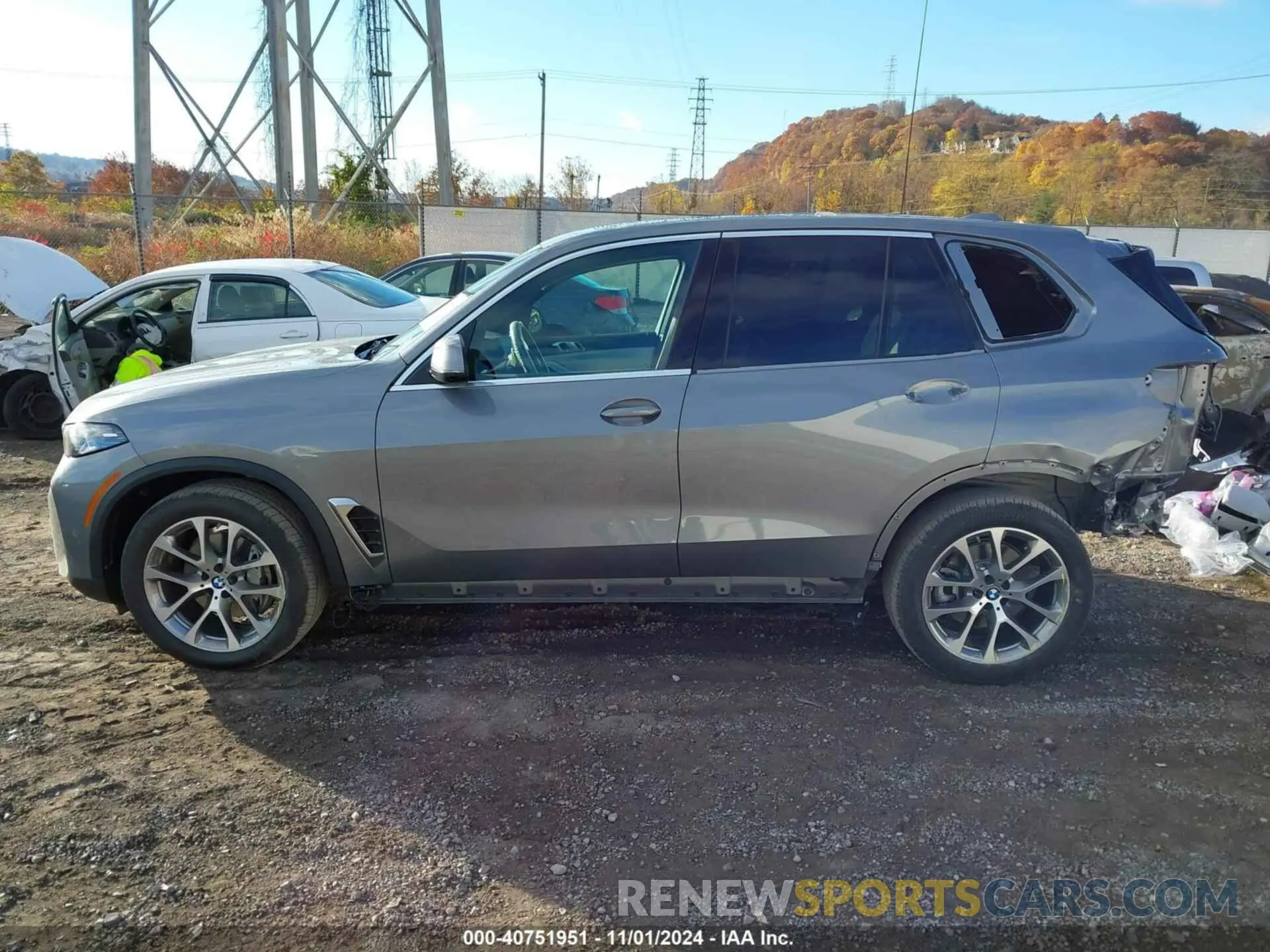 15 Photograph of a damaged car 5UX23EU02S9X13437 BMW X5 2025