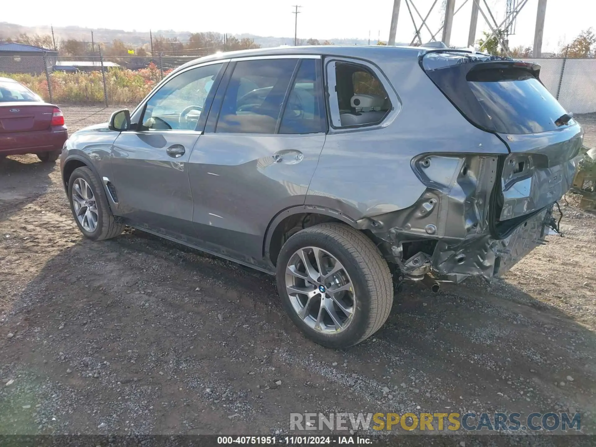 3 Photograph of a damaged car 5UX23EU02S9X13437 BMW X5 2025