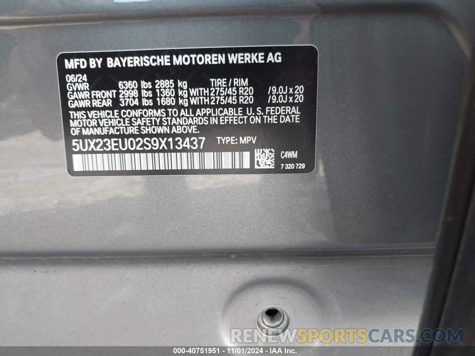 9 Photograph of a damaged car 5UX23EU02S9X13437 BMW X5 2025
