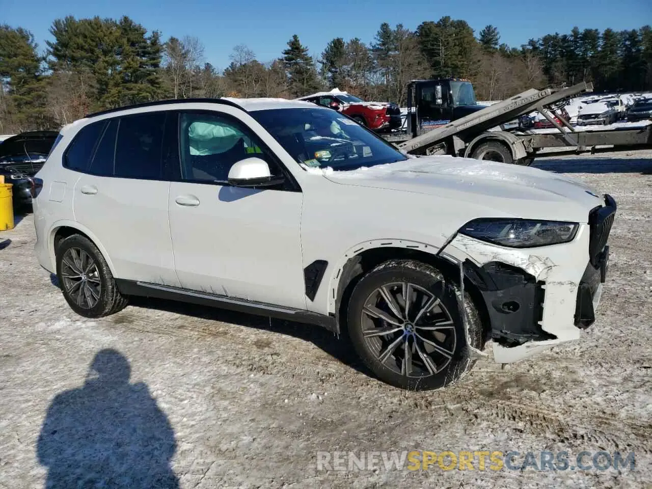 4 Photograph of a damaged car 5UX23EU02S9Y31567 BMW X5 2025