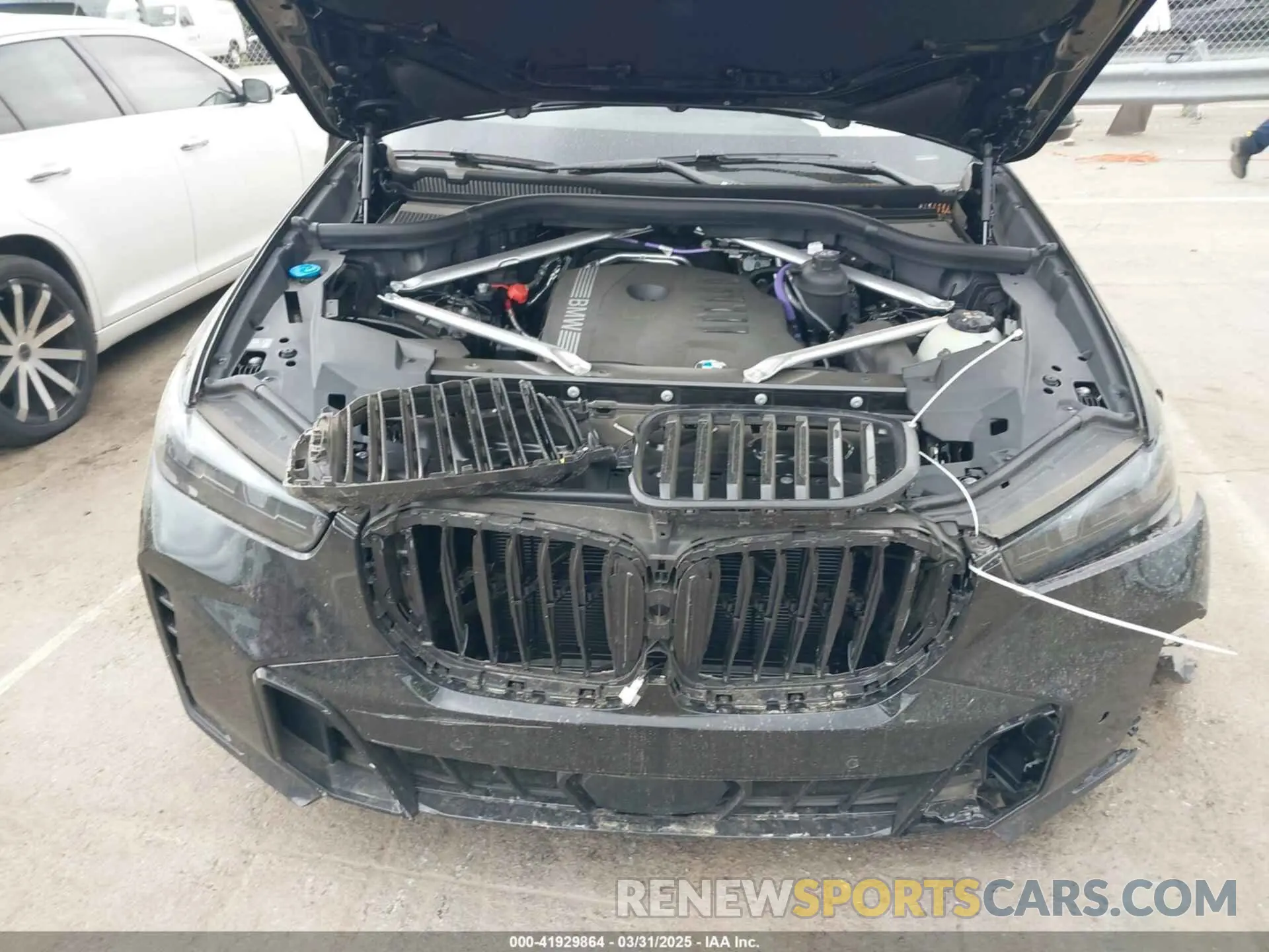 10 Photograph of a damaged car 5UX23EU02S9Y41645 BMW X5 2025