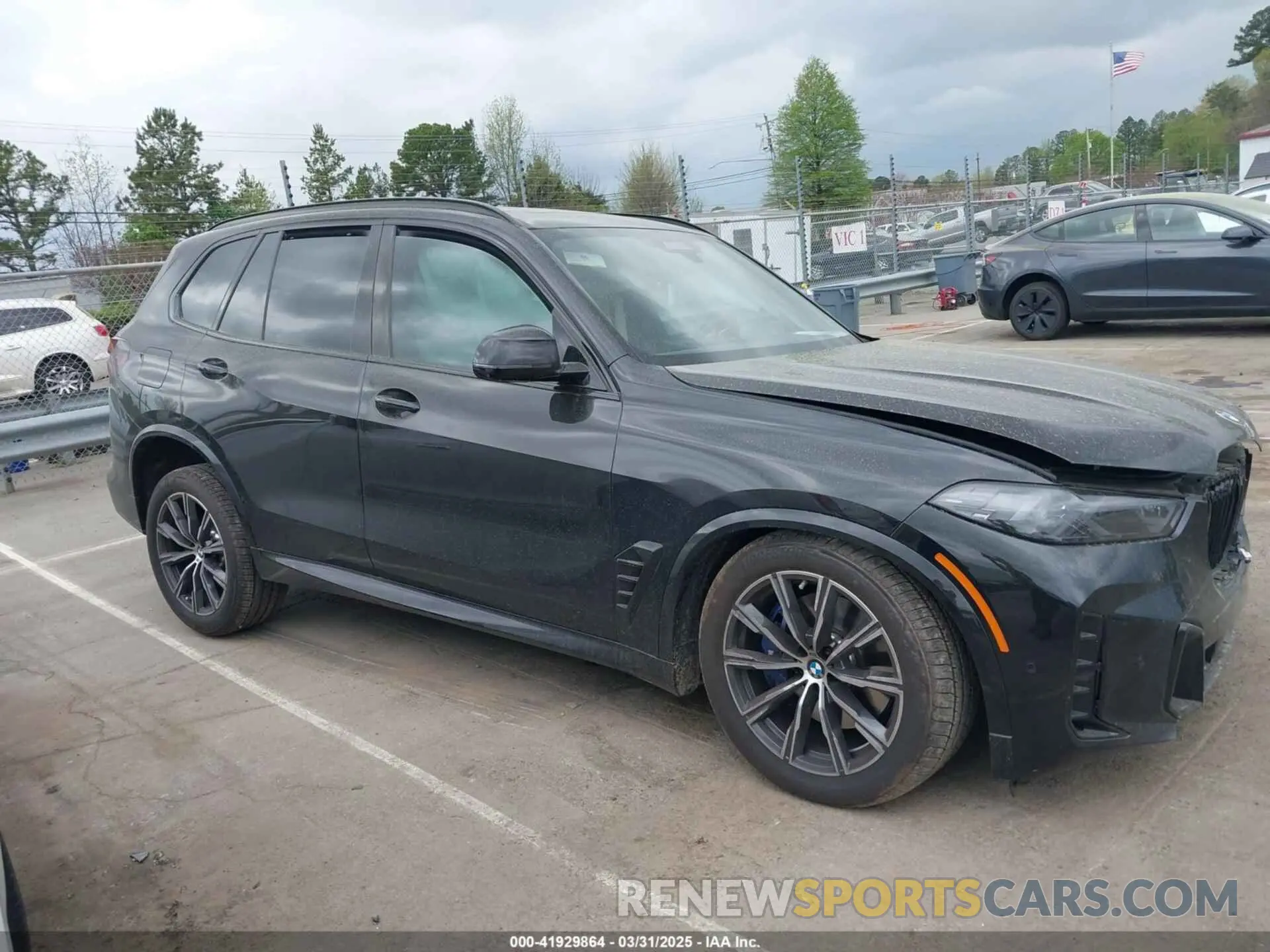 13 Photograph of a damaged car 5UX23EU02S9Y41645 BMW X5 2025