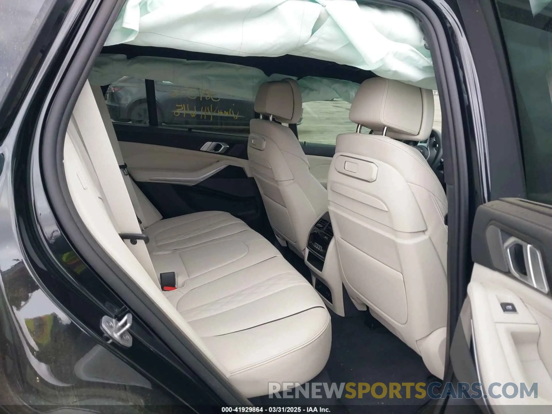 8 Photograph of a damaged car 5UX23EU02S9Y41645 BMW X5 2025
