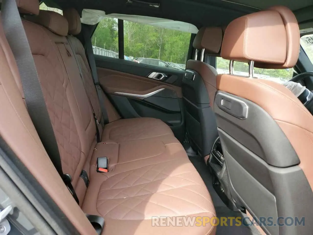 11 Photograph of a damaged car 5UX23EU02S9Y60485 BMW X5 2025