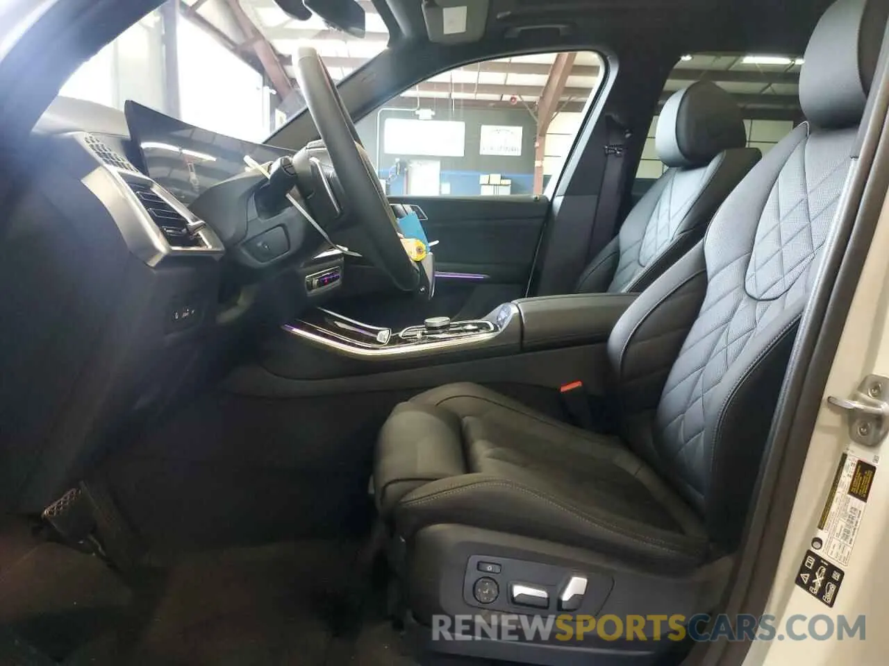 7 Photograph of a damaged car 5UX23EU03S9Y99683 BMW X5 2025