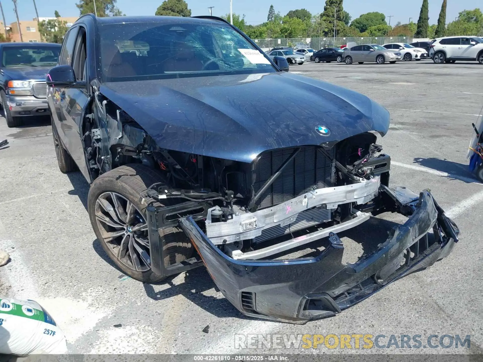 1 Photograph of a damaged car 5UX23EU04S9X08790 BMW X5 2025