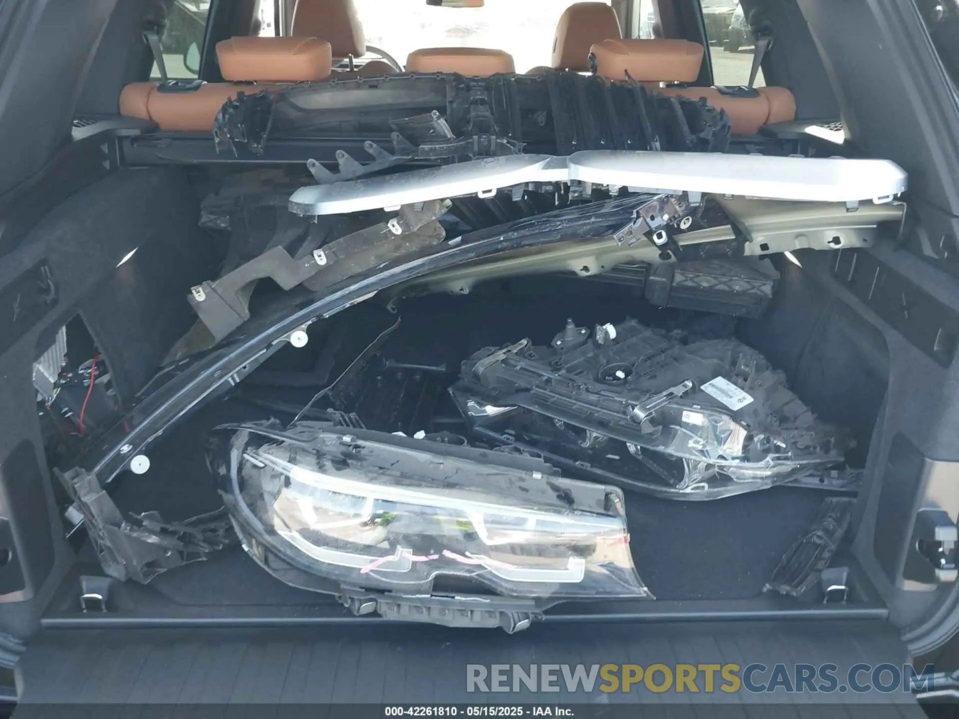 12 Photograph of a damaged car 5UX23EU04S9X08790 BMW X5 2025