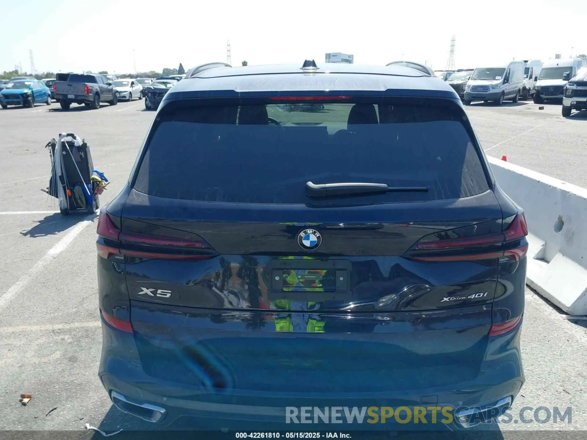17 Photograph of a damaged car 5UX23EU04S9X08790 BMW X5 2025