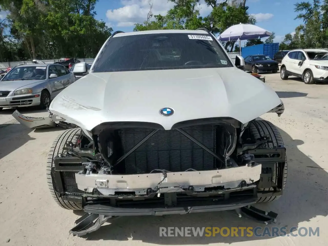 5 Photograph of a damaged car 5UX23EU04S9Y30713 BMW X5 2025