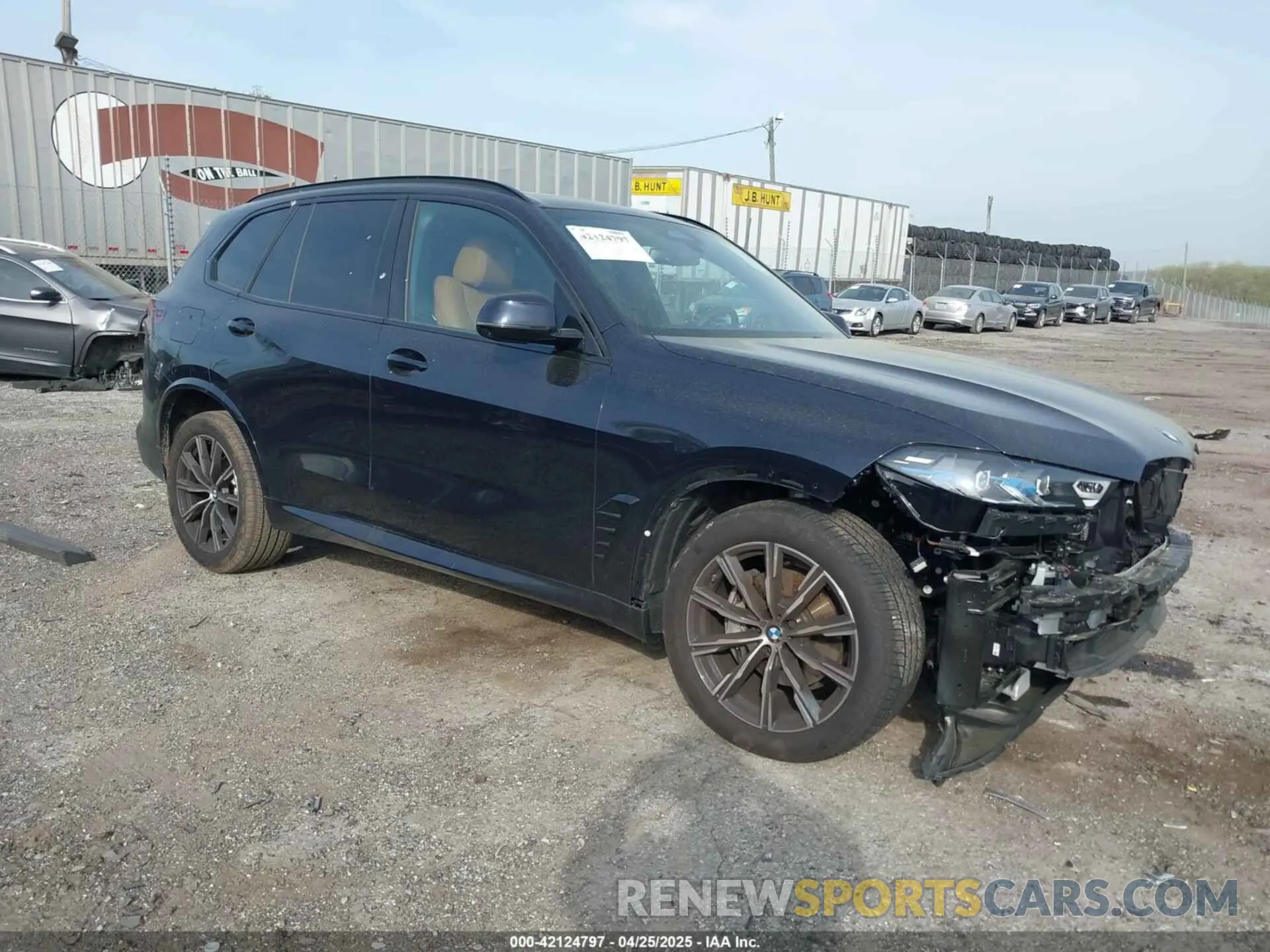 1 Photograph of a damaged car 5UX23EU04S9Y37497 BMW X5 2025