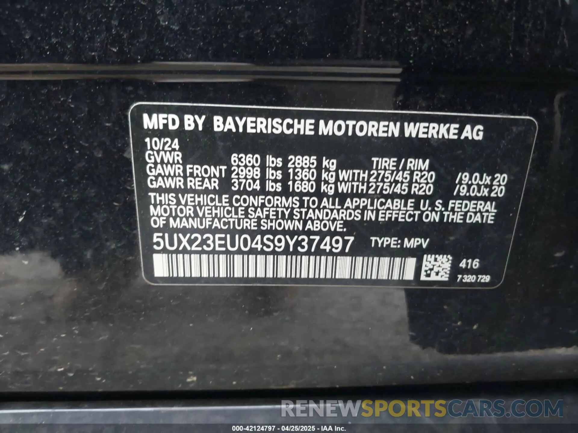9 Photograph of a damaged car 5UX23EU04S9Y37497 BMW X5 2025