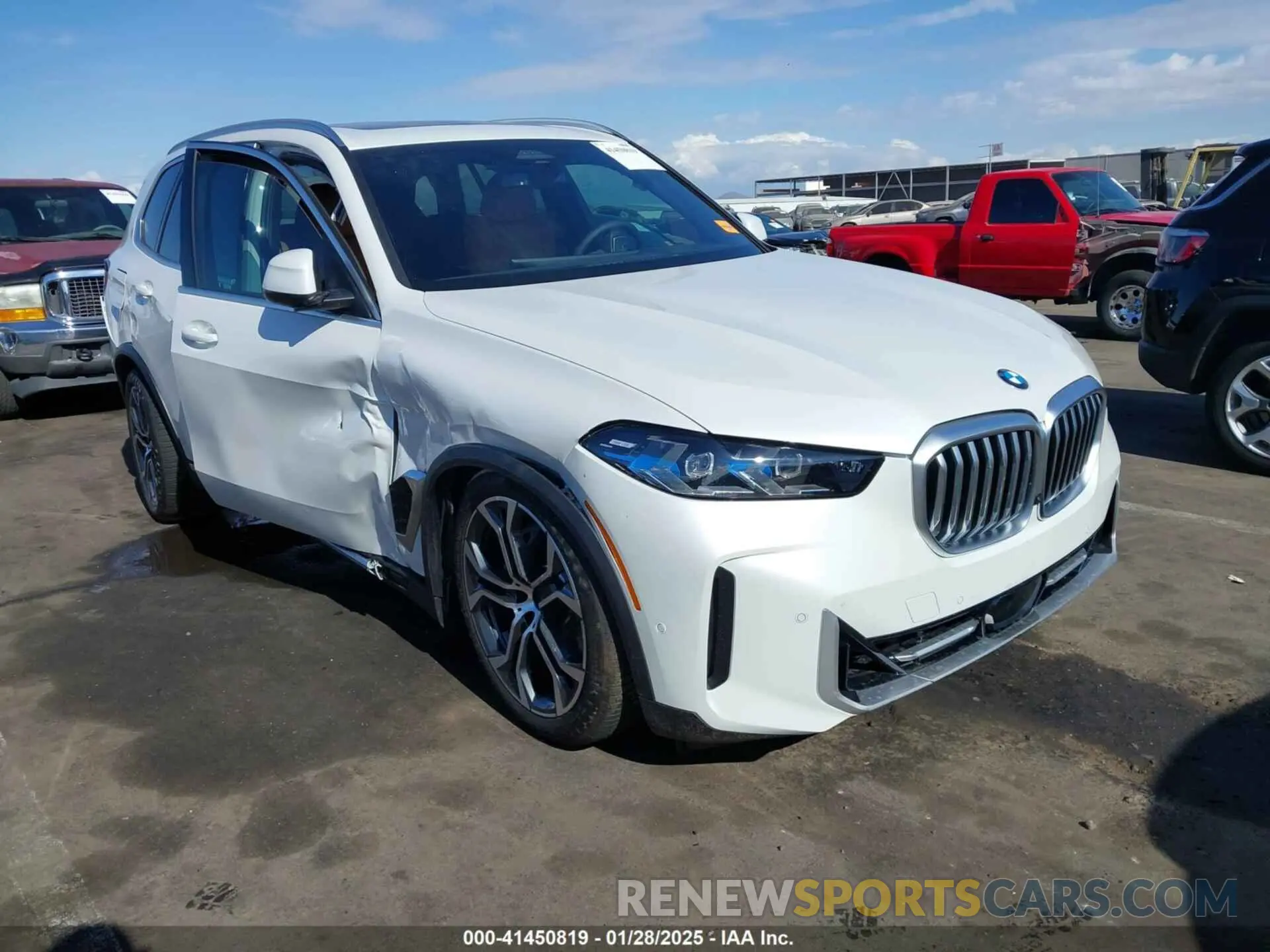 1 Photograph of a damaged car 5UX23EU04S9Y89423 BMW X5 2025