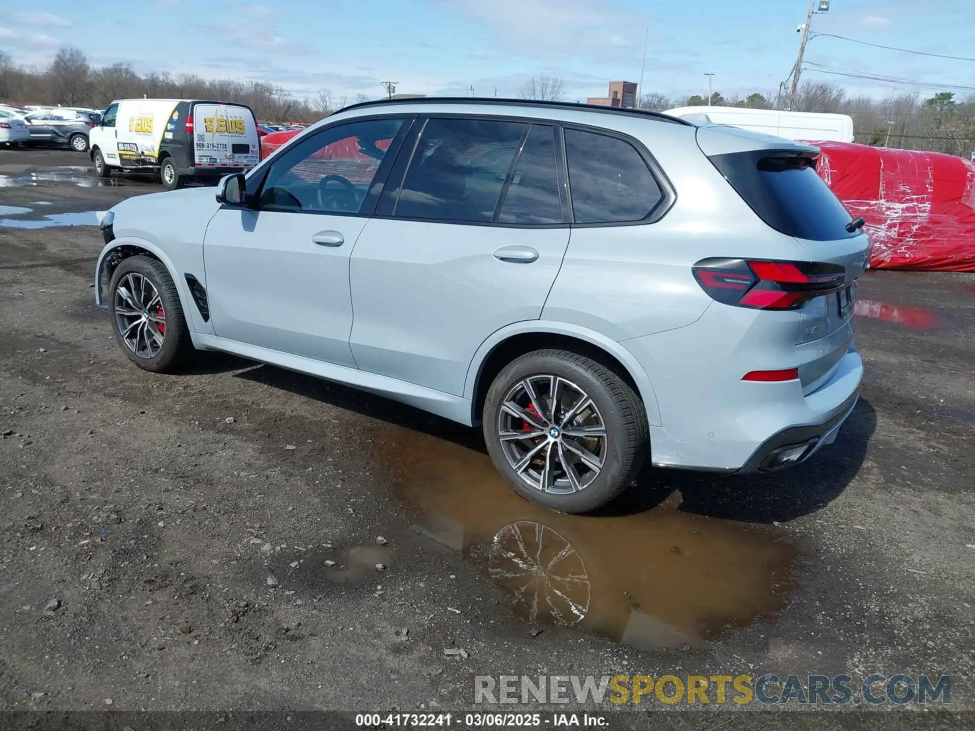 3 Photograph of a damaged car 5UX23EU05S9W51046 BMW X5 2025