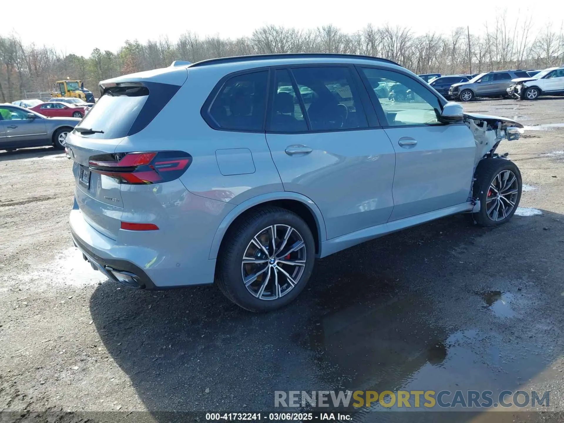 4 Photograph of a damaged car 5UX23EU05S9W51046 BMW X5 2025