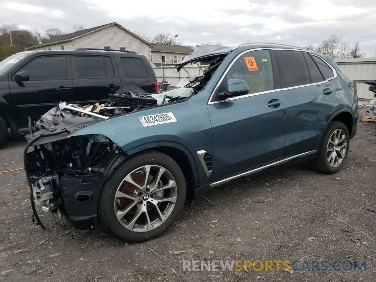 1 Photograph of a damaged car 5UX23EU05S9X78749 BMW X5 2025