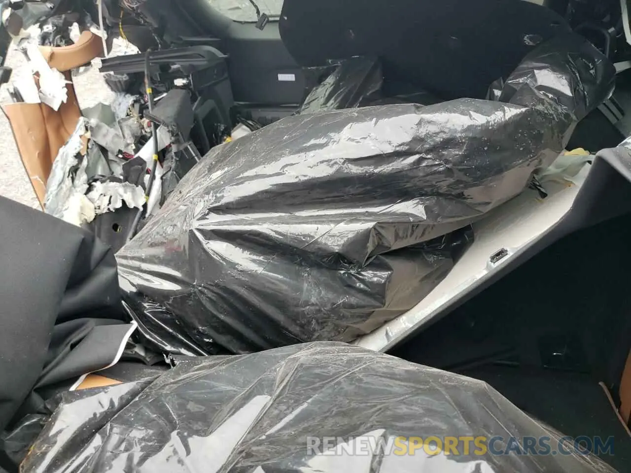 10 Photograph of a damaged car 5UX23EU05S9X78749 BMW X5 2025
