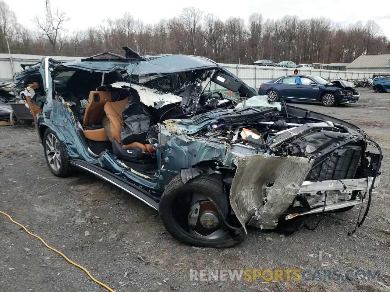 4 Photograph of a damaged car 5UX23EU05S9X78749 BMW X5 2025