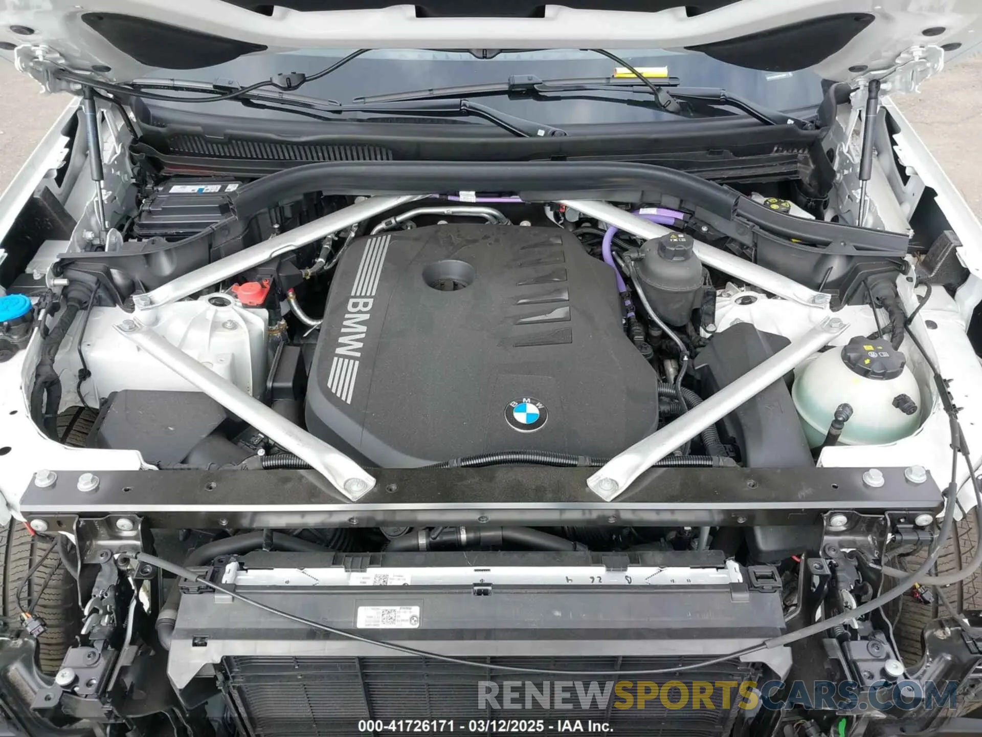 10 Photograph of a damaged car 5UX23EU06S9W52867 BMW X5 2025