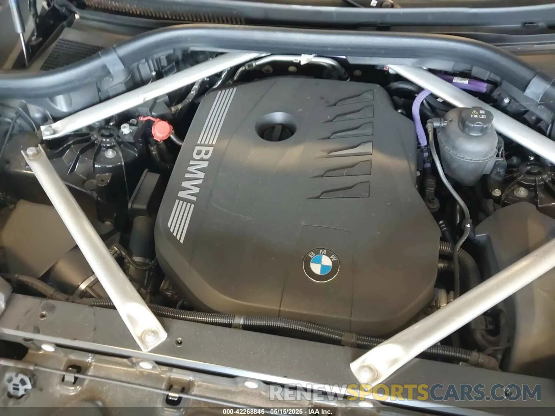 10 Photograph of a damaged car 5UX23EU07S9W36113 BMW X5 2025