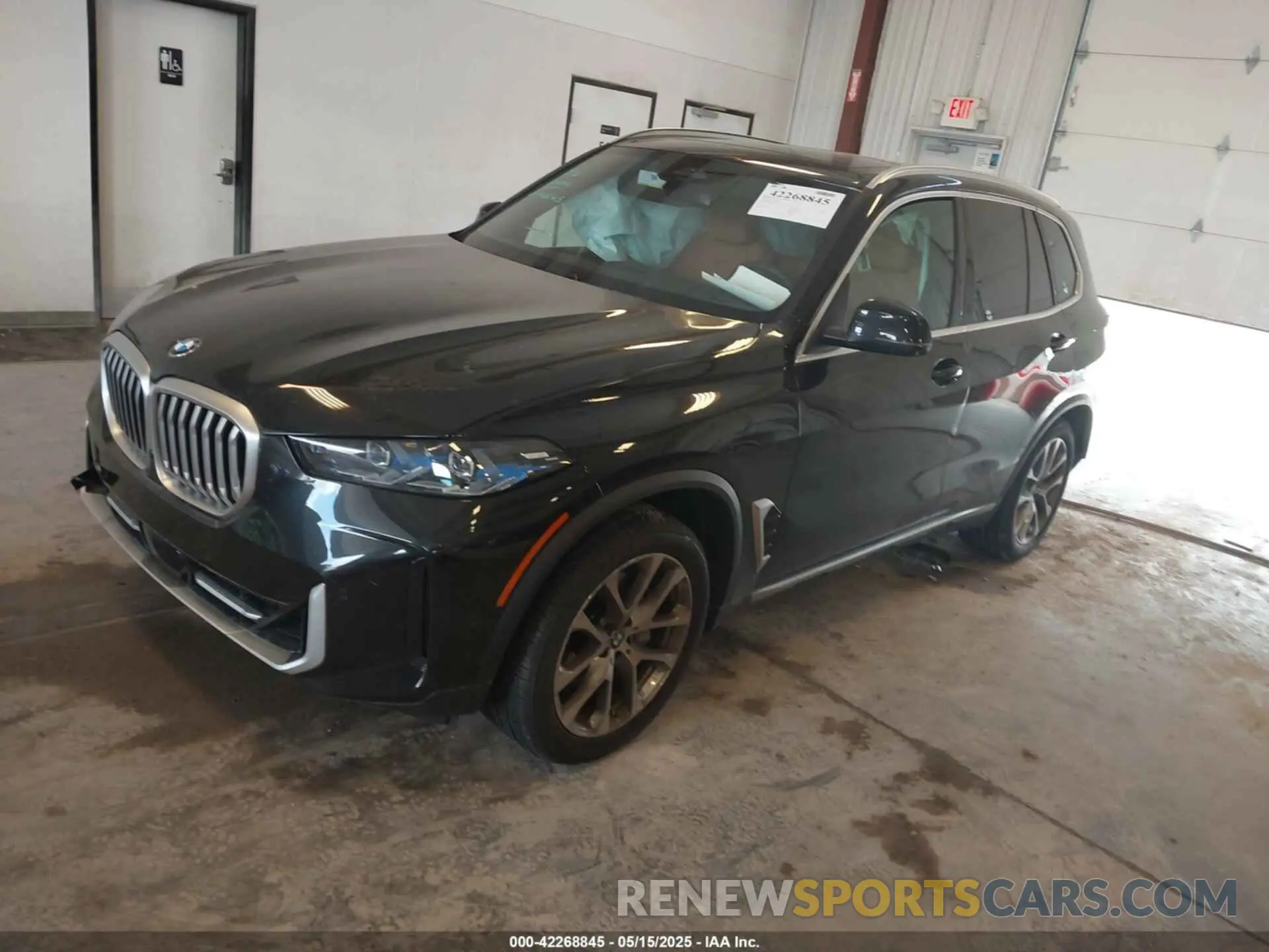 2 Photograph of a damaged car 5UX23EU07S9W36113 BMW X5 2025
