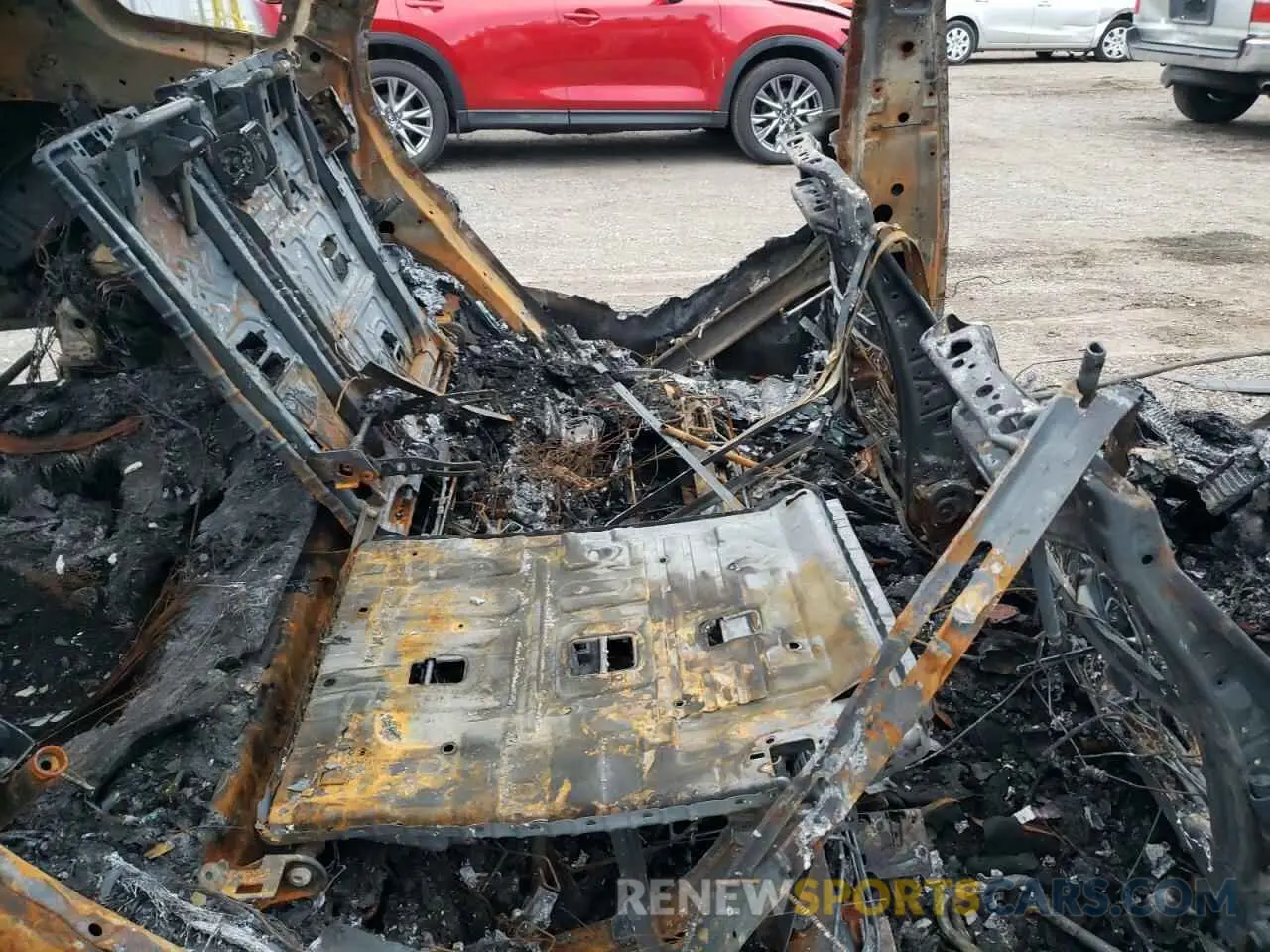 11 Photograph of a damaged car 5UX23EU07S9W37584 BMW X5 2025
