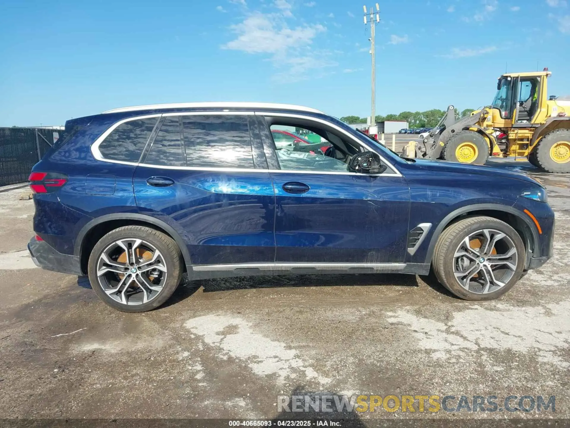 13 Photograph of a damaged car 5UX23EU08S9W26416 BMW X5 2025