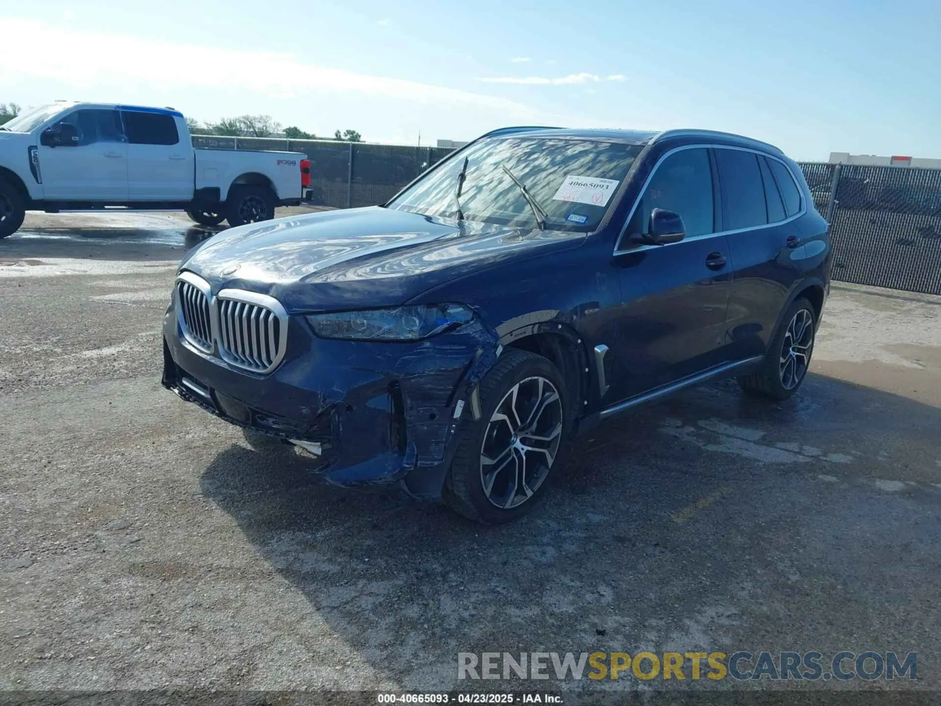 2 Photograph of a damaged car 5UX23EU08S9W26416 BMW X5 2025