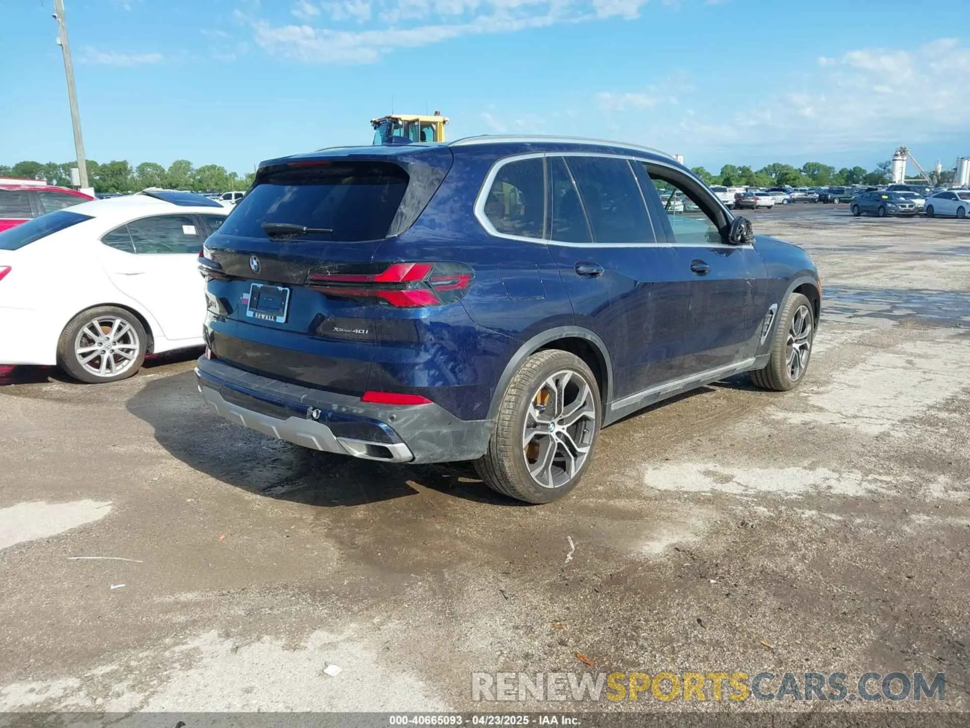 4 Photograph of a damaged car 5UX23EU08S9W26416 BMW X5 2025
