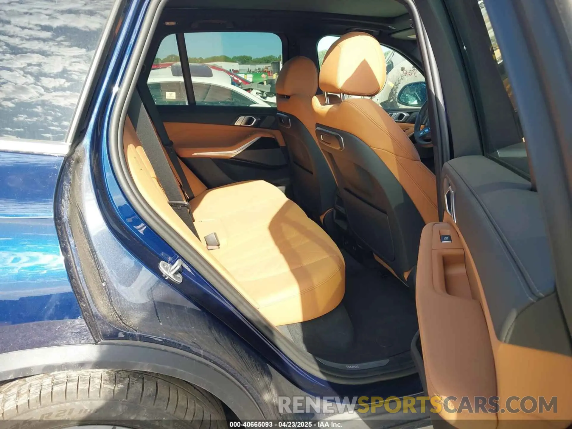 8 Photograph of a damaged car 5UX23EU08S9W26416 BMW X5 2025
